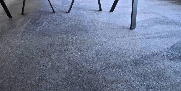 Teppichboden nach der Reinigung